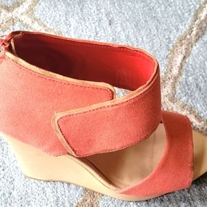 Lumiani orange wedge platform shoe